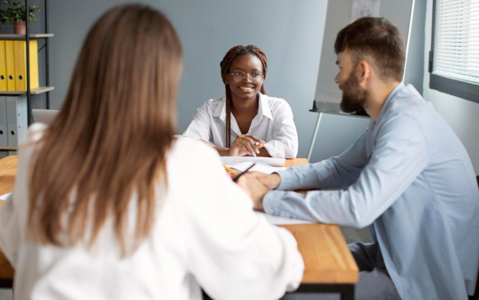 Espacio de trabajo colaborativo mostrando estrategia financiera